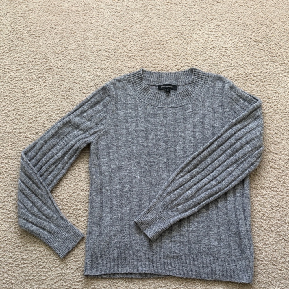 Banana Republic Gray Ribbed Women's Sweater